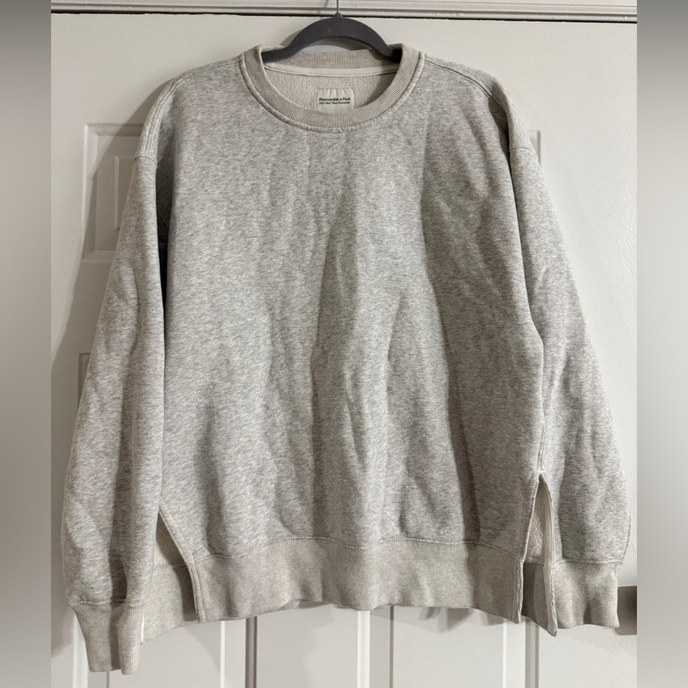 Abercrombie & Fitch Light Gray Crewneck Sweater - Soft A&F Max Essentials